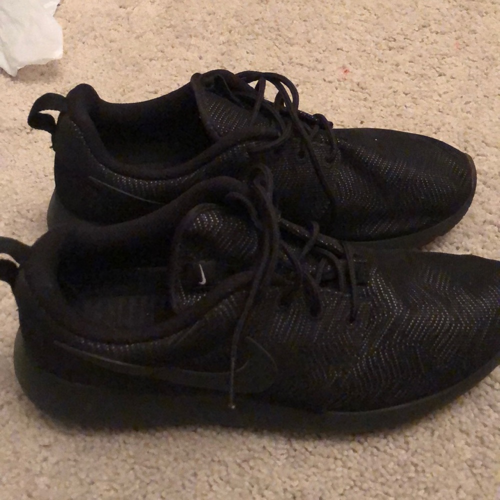 All Black Nike’s running shoes